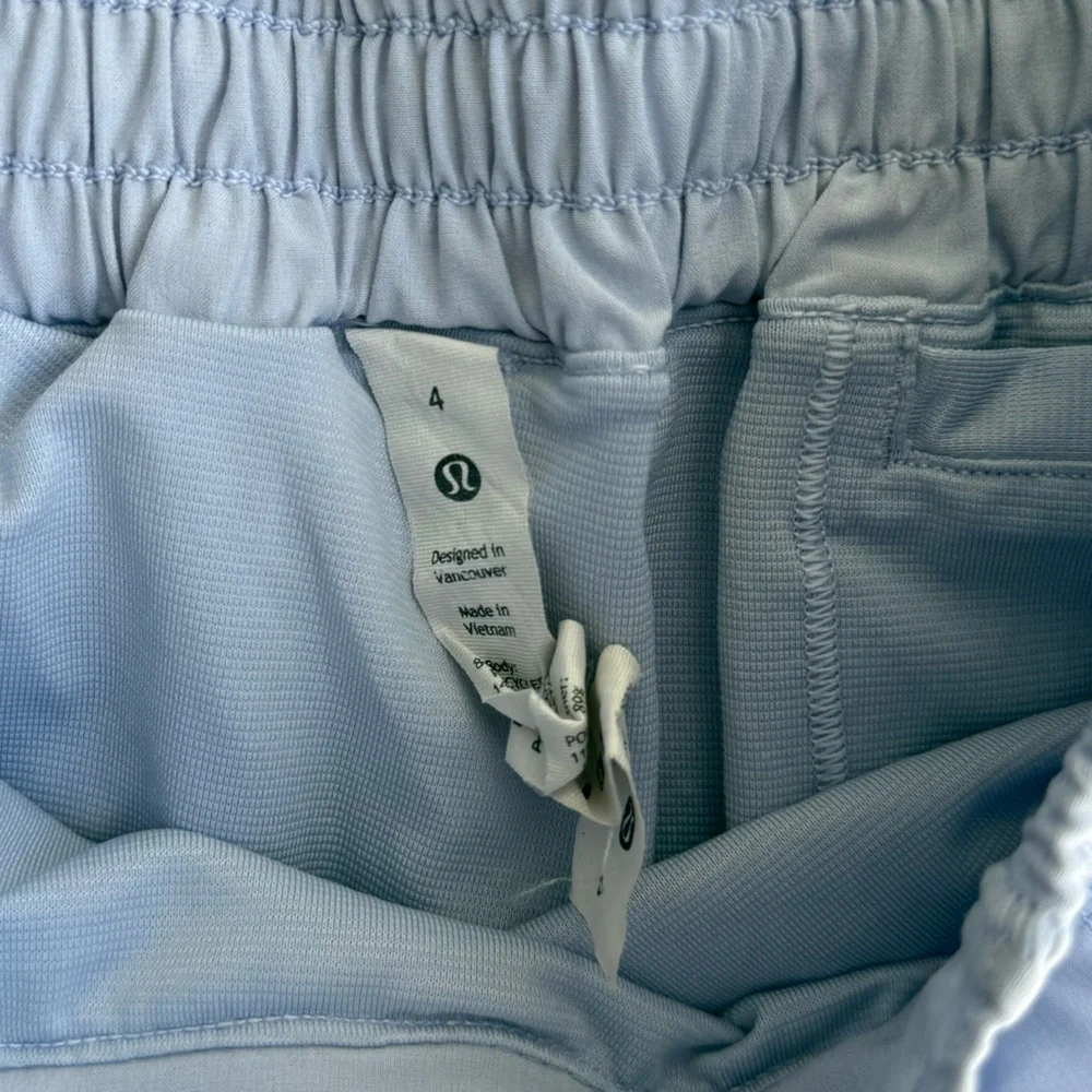 lululemon athletica Women’s Hotty Hot High-Rise Lined Short Serene Blue Size 4 - Picture 10 of 10